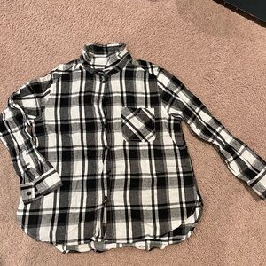 Women's TIME TRU black &white plaid flannel long sleeve shirt